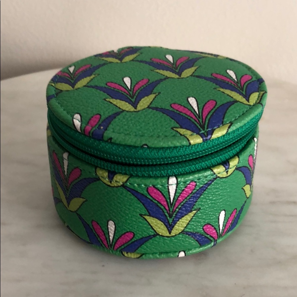 Vera Bradley Emerald Travel Jewelry Case - Picture 2 of 3